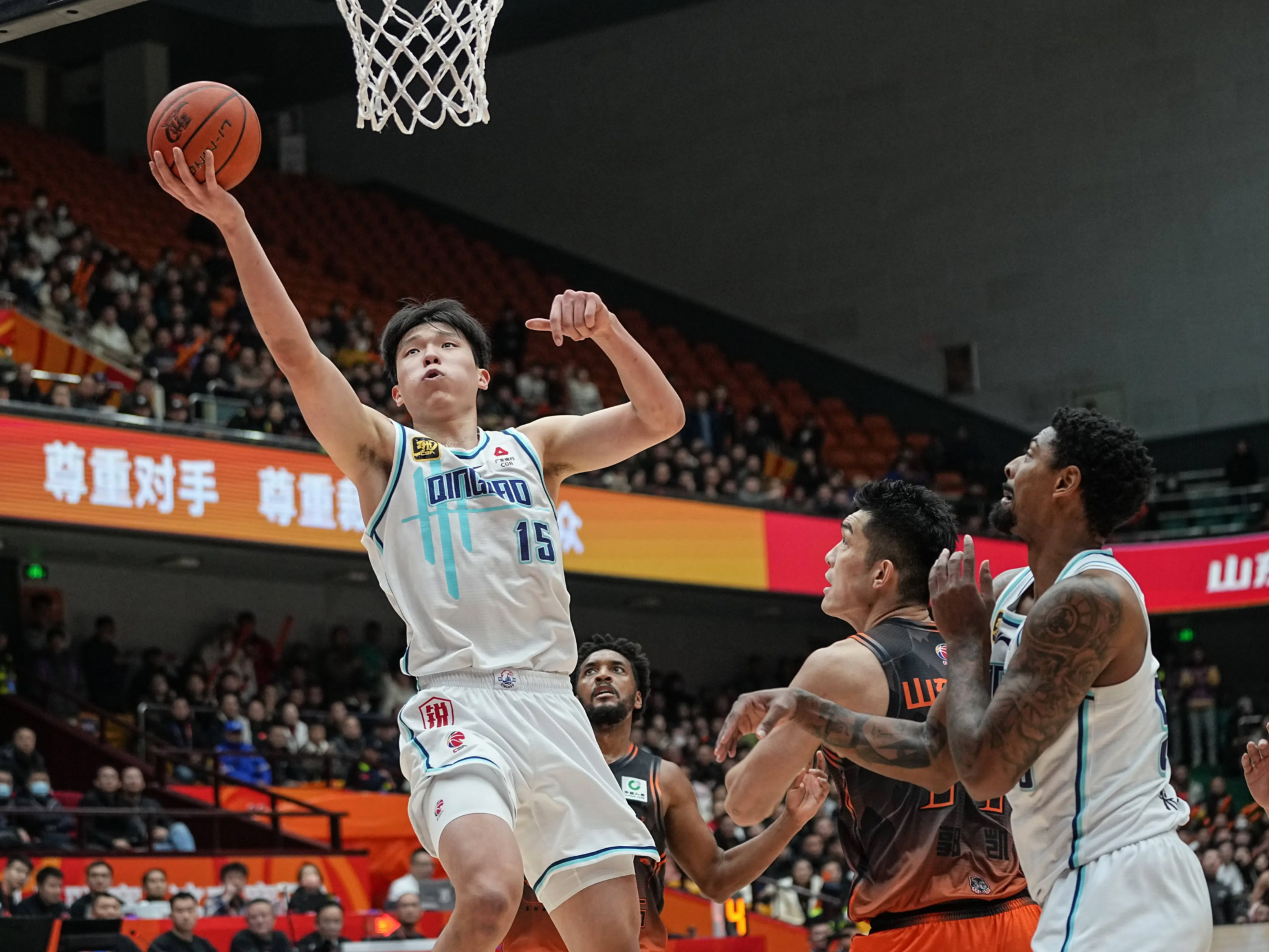 包含NBA常规赛冲刺阶段走向成谜，浙江稠州单刀错失，球迷炸锅，资深球员宣示担当的词条-爱游戏体育下载