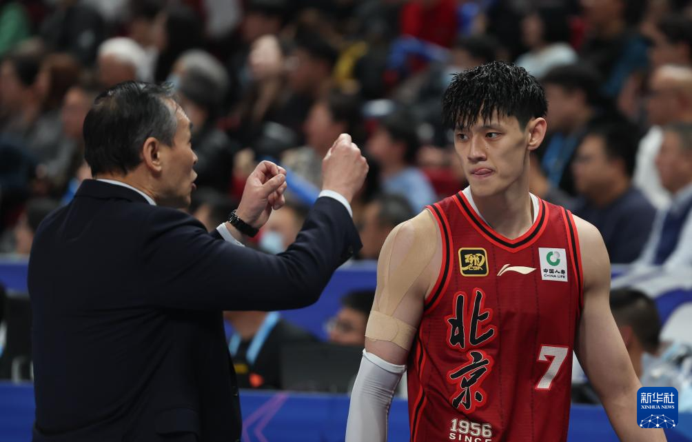 包含加时末段体能课后，上海久事防线松动备战CBA常规赛，态度坚定，资深球员宣示担当的词条-爱游戏官网